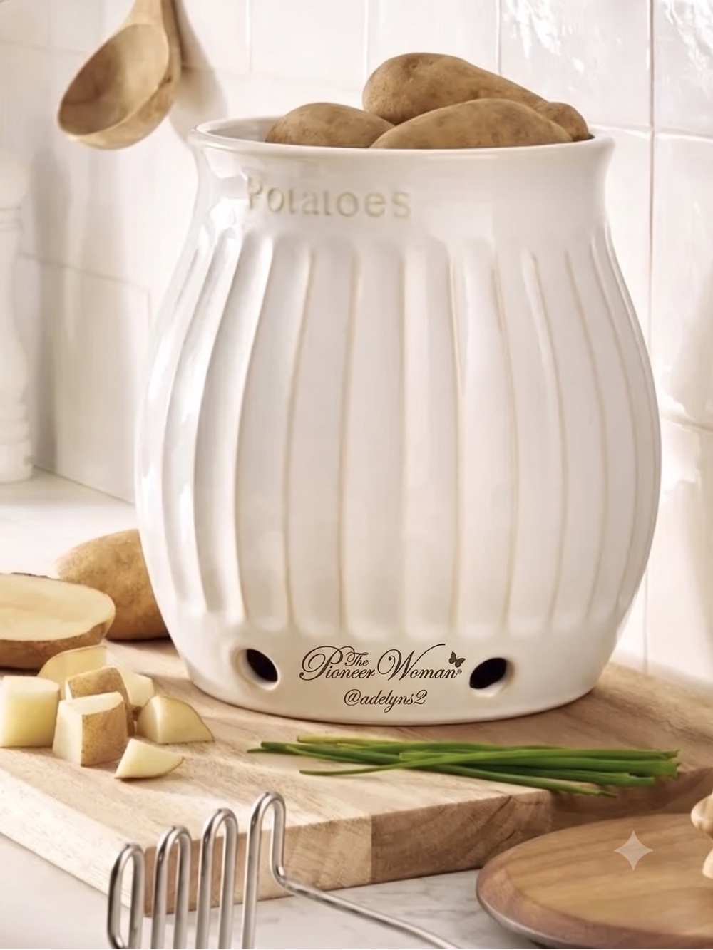 2026 🌺 New Pioneer Woman Potato Vegetable Keeper Storage Canister Wood Lid/Top